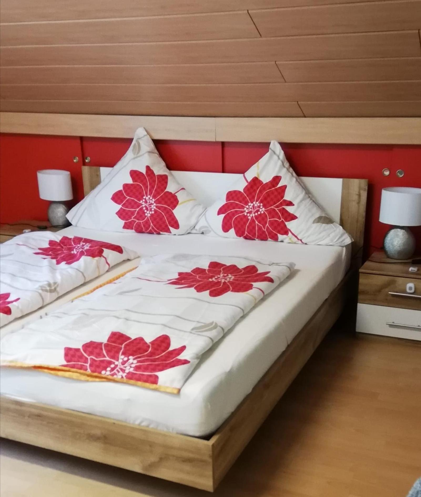 Am Lindenbaum, Ferienwohnung In Siebenbach Am Nuerburgring Exterior foto